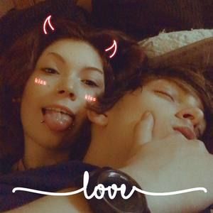 Meet your Posher, Macie